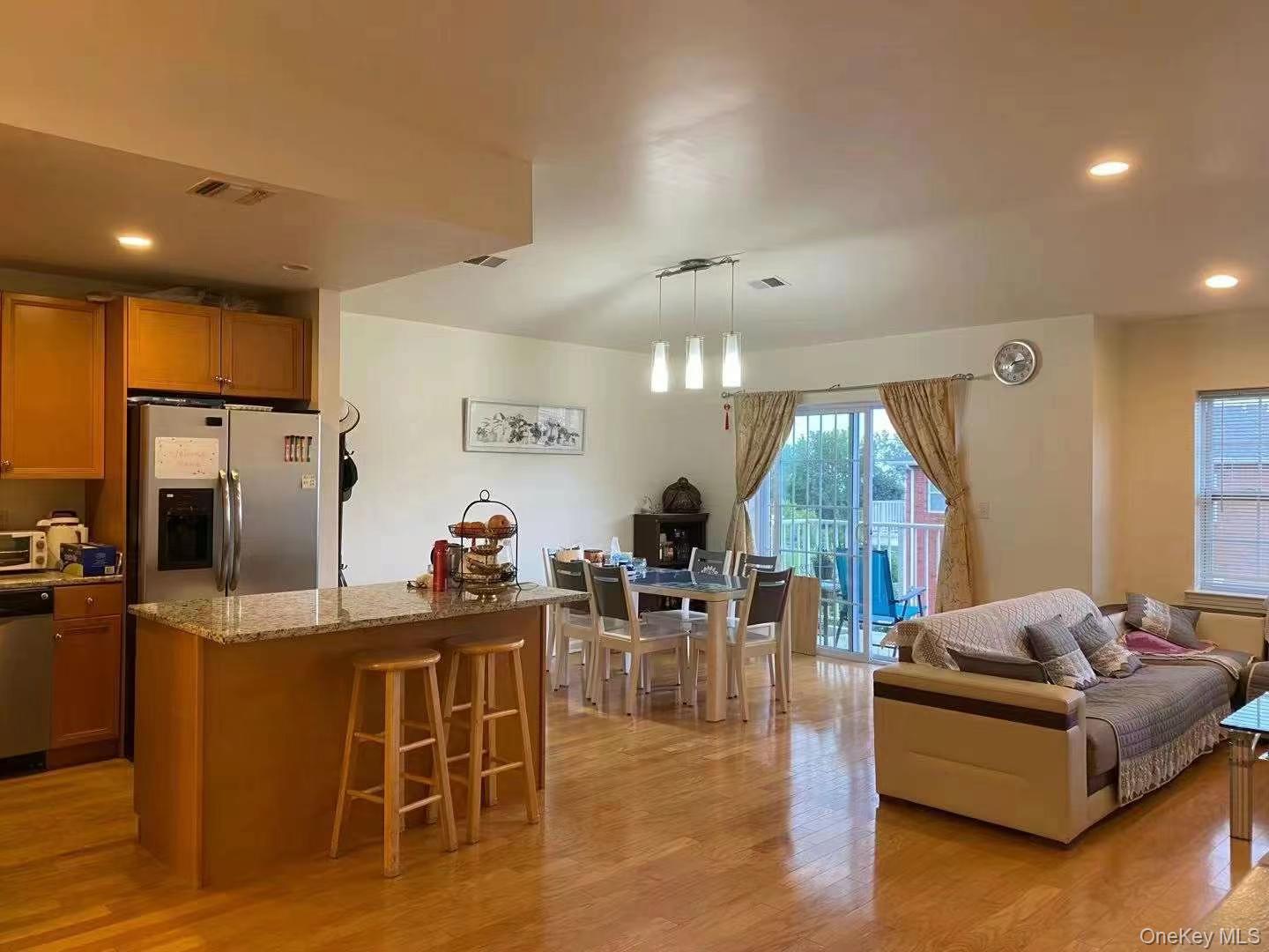 306 Weatherly Place # 107, College Point, NY 11356