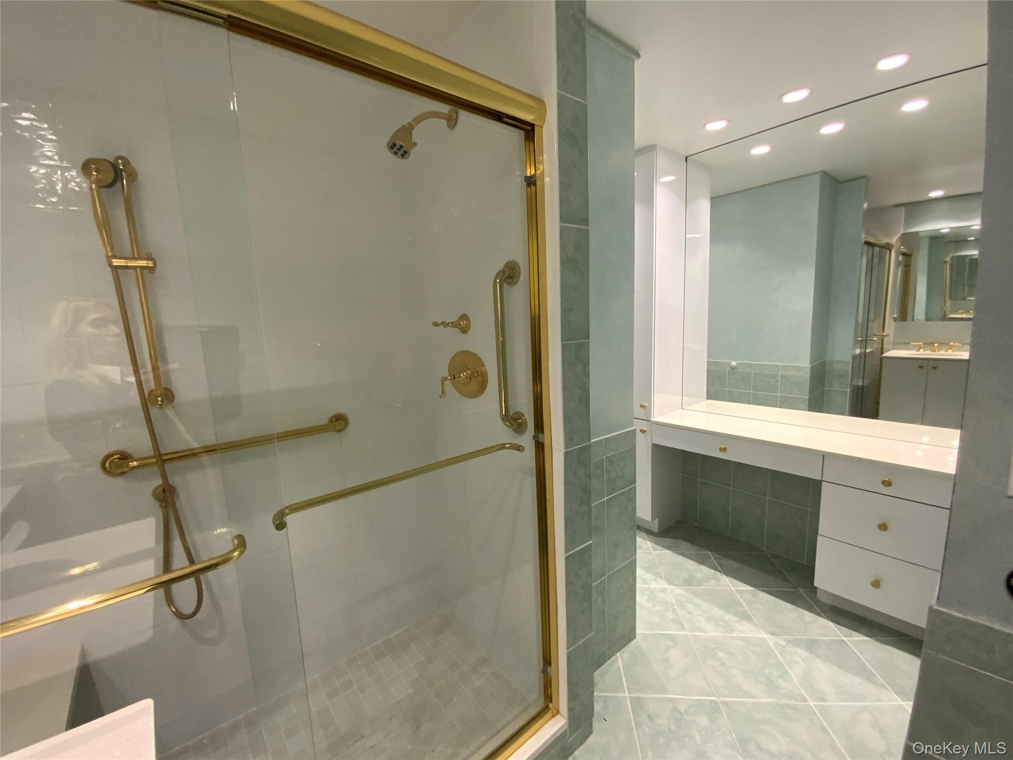 27010 Grand Central Parkway # 25O, Floral Park, NY 11005