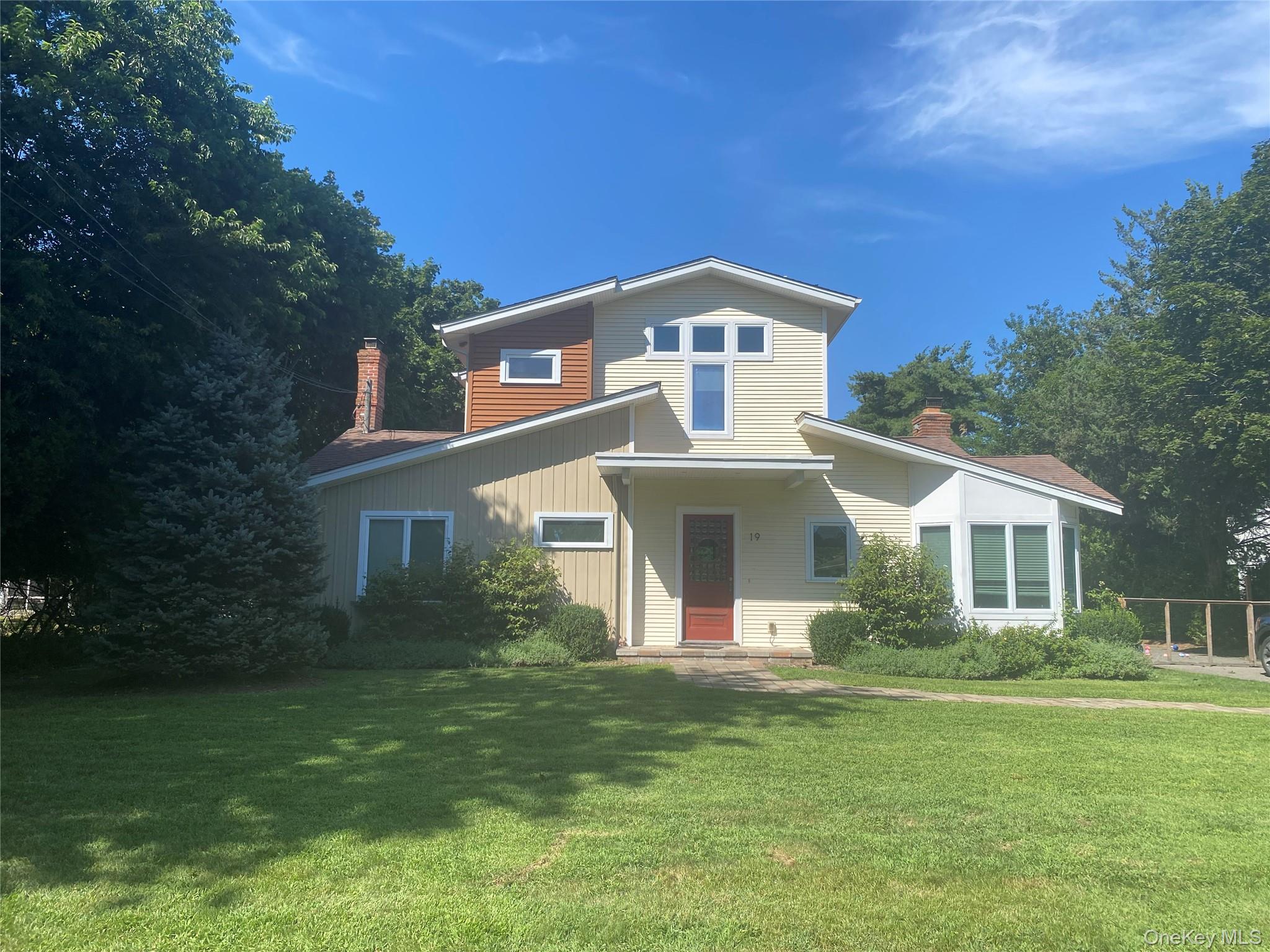 19 West End Avenue, East Quogue, NY 11942