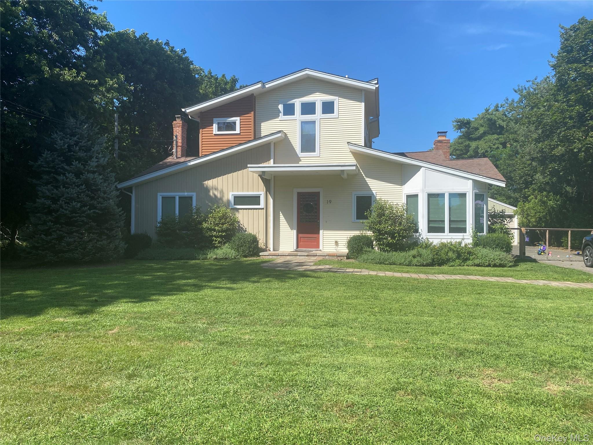 19 West End Avenue, East Quogue, NY 11942