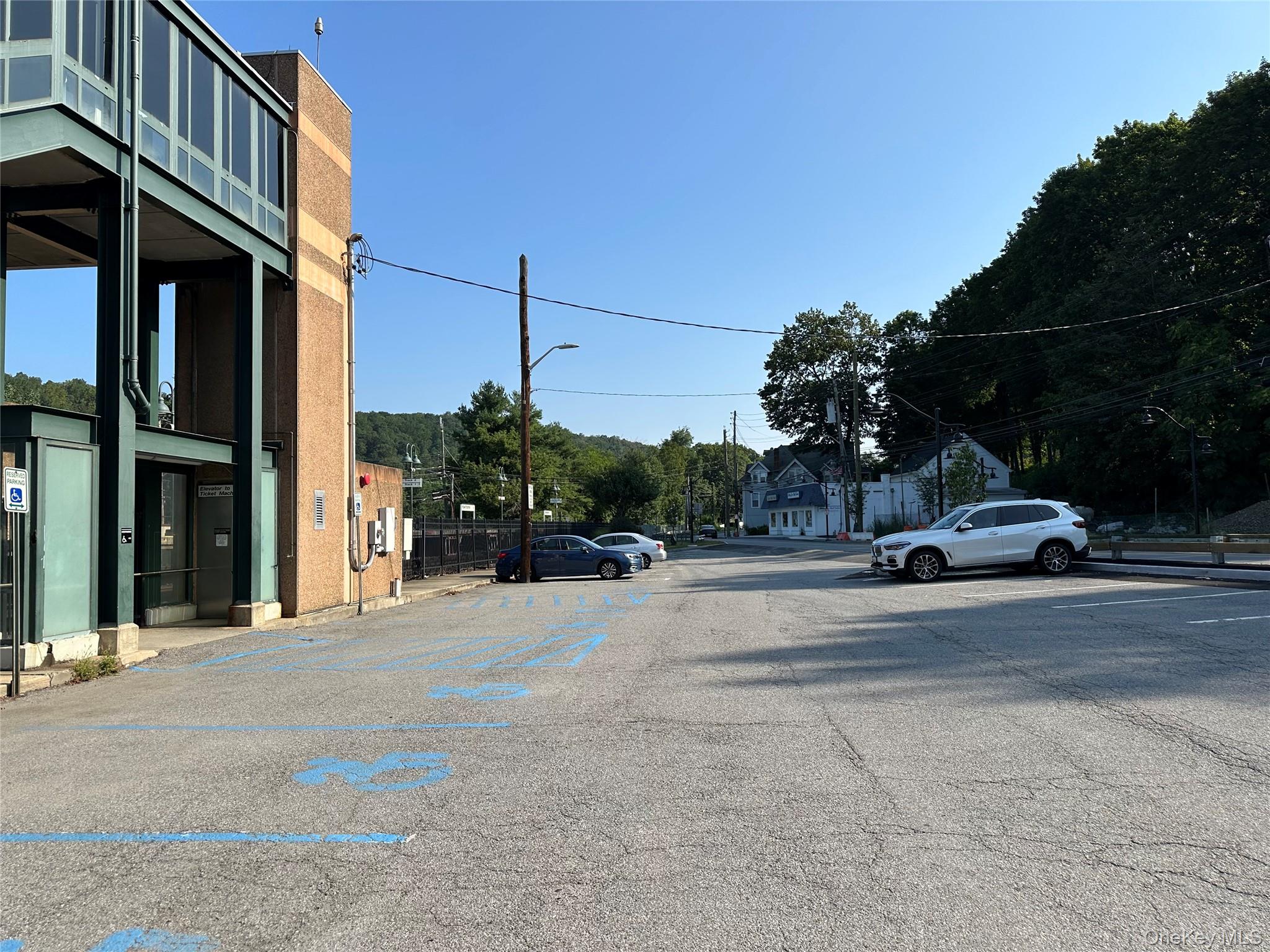 414 Elwood Avenue, Hawthorne, NY 10532