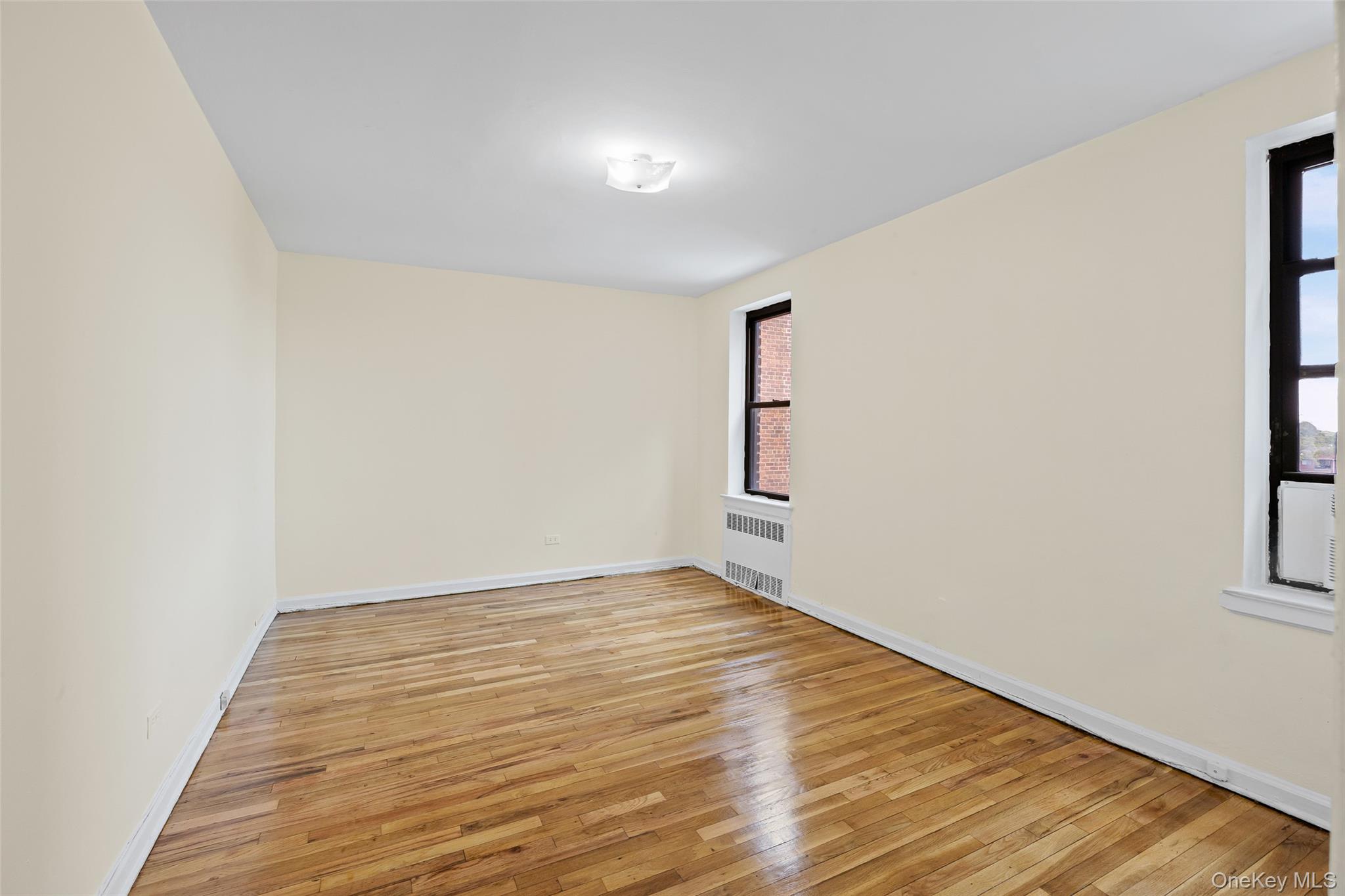 65-39 108th Street # E-10, Forest Hills, NY 11375