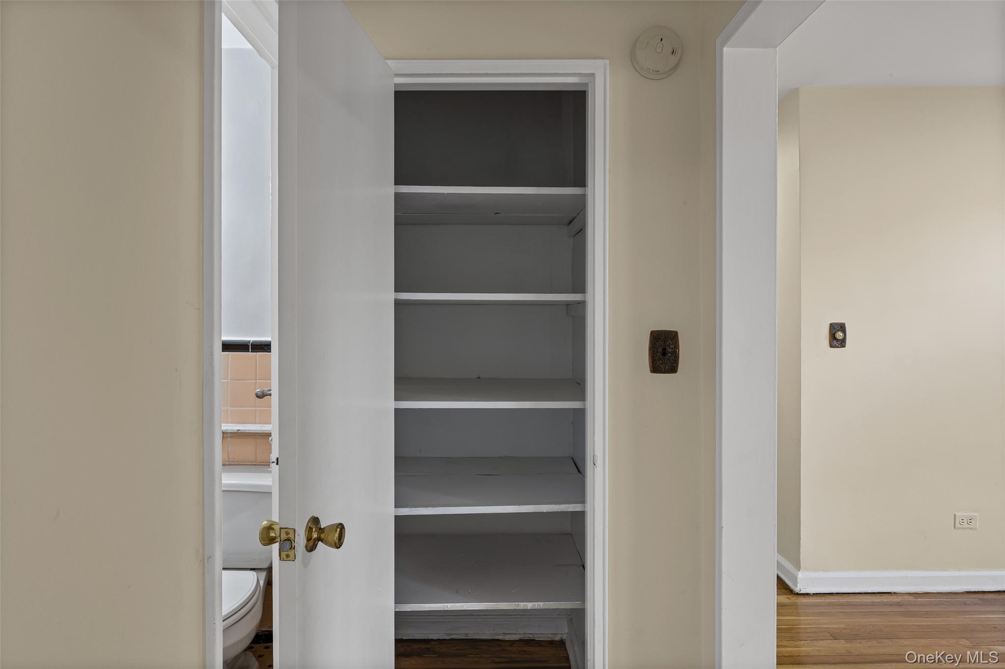 65-39 108th Street # E-10, Forest Hills, NY 11375