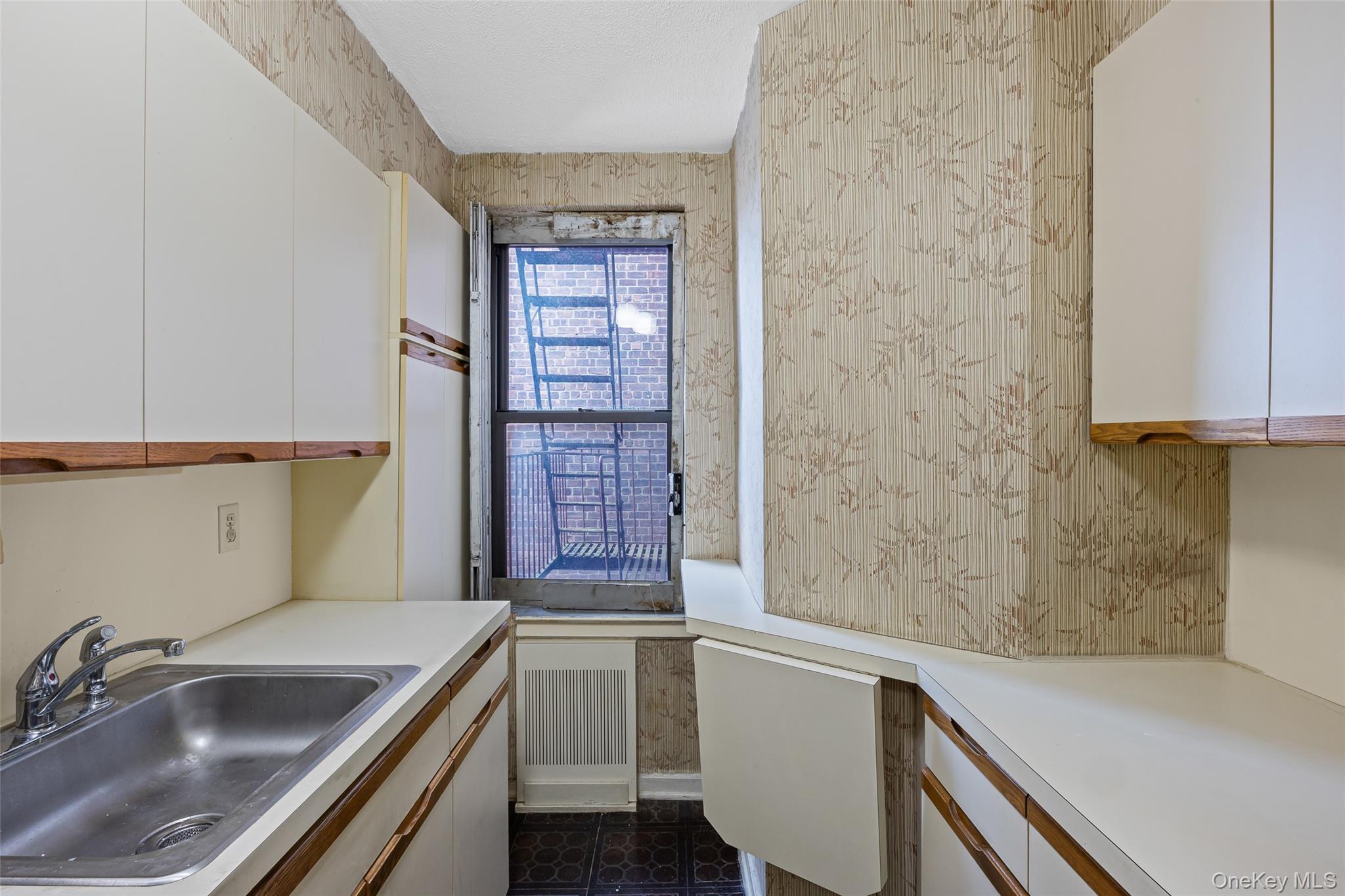 65-39 108th Street # E-10, Forest Hills, NY 11375