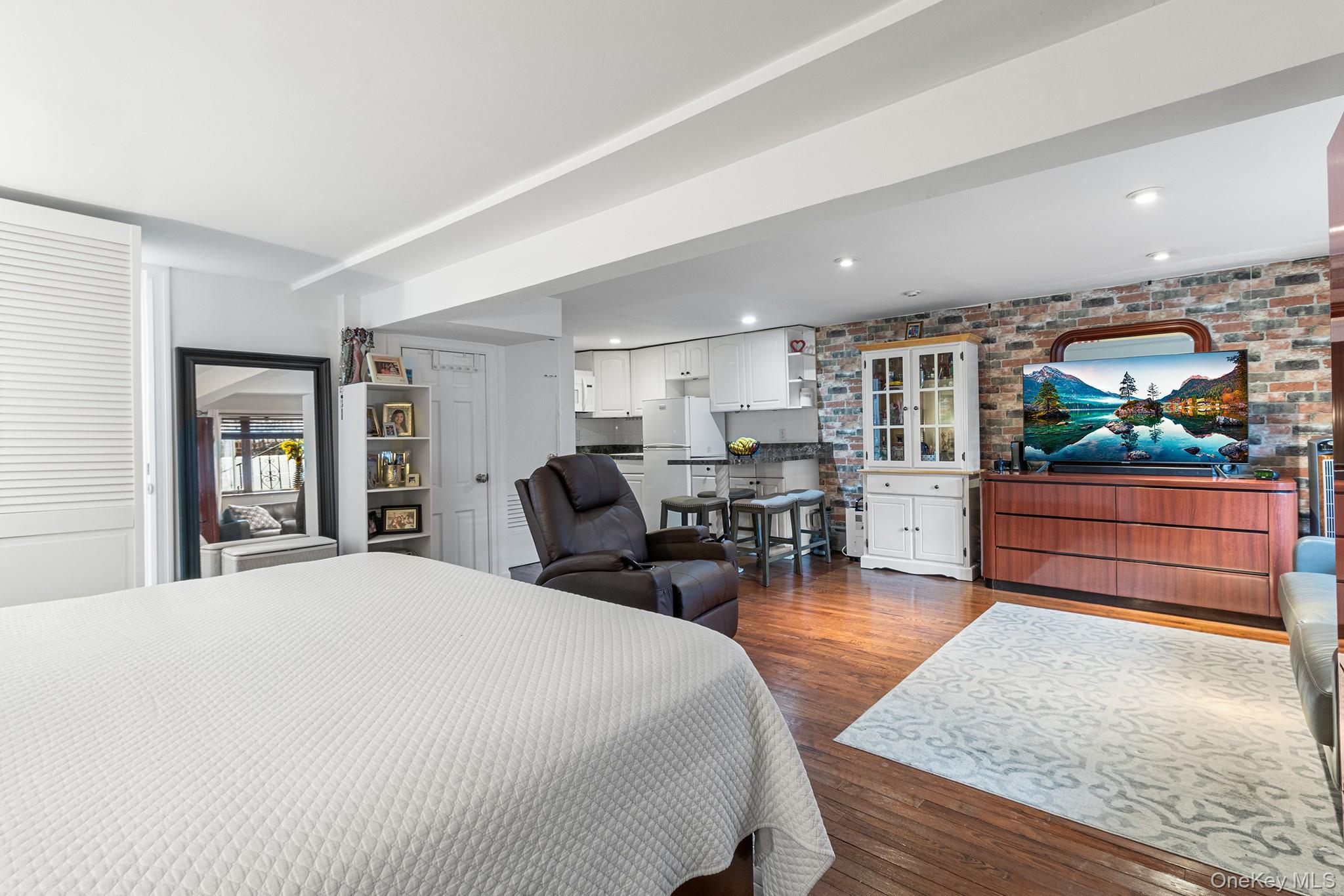 3411 11th Street, Astoria, NY 11106