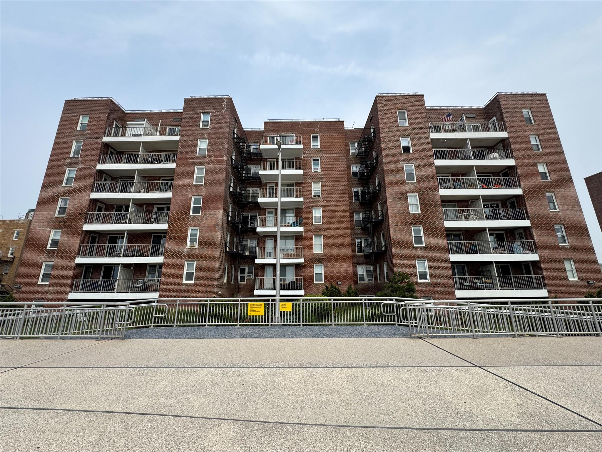 125 Beach 124th Street # 2L, Rockaway Beach, NY 11694