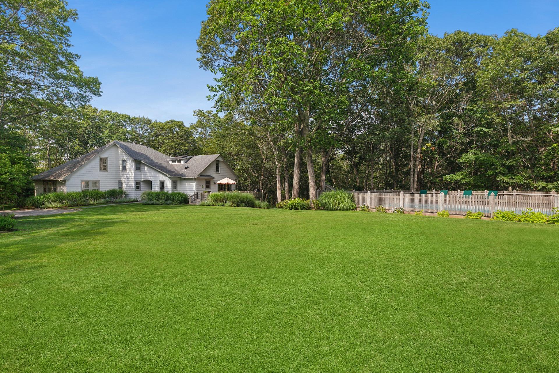 3380 Noyac Road, Sag Harbor, NY 11963