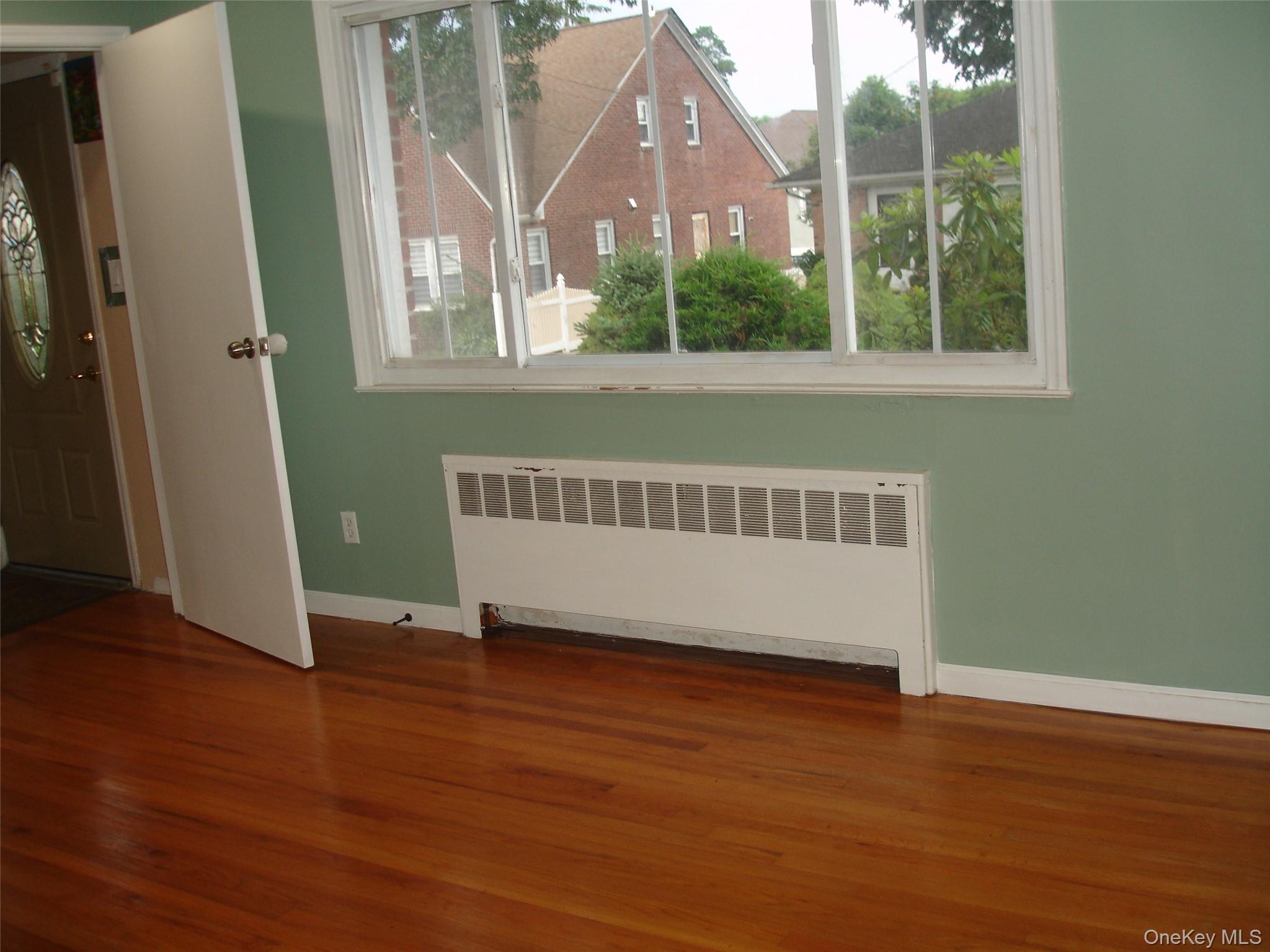 253 Frederick Avenue, Floral Park, NY 11001