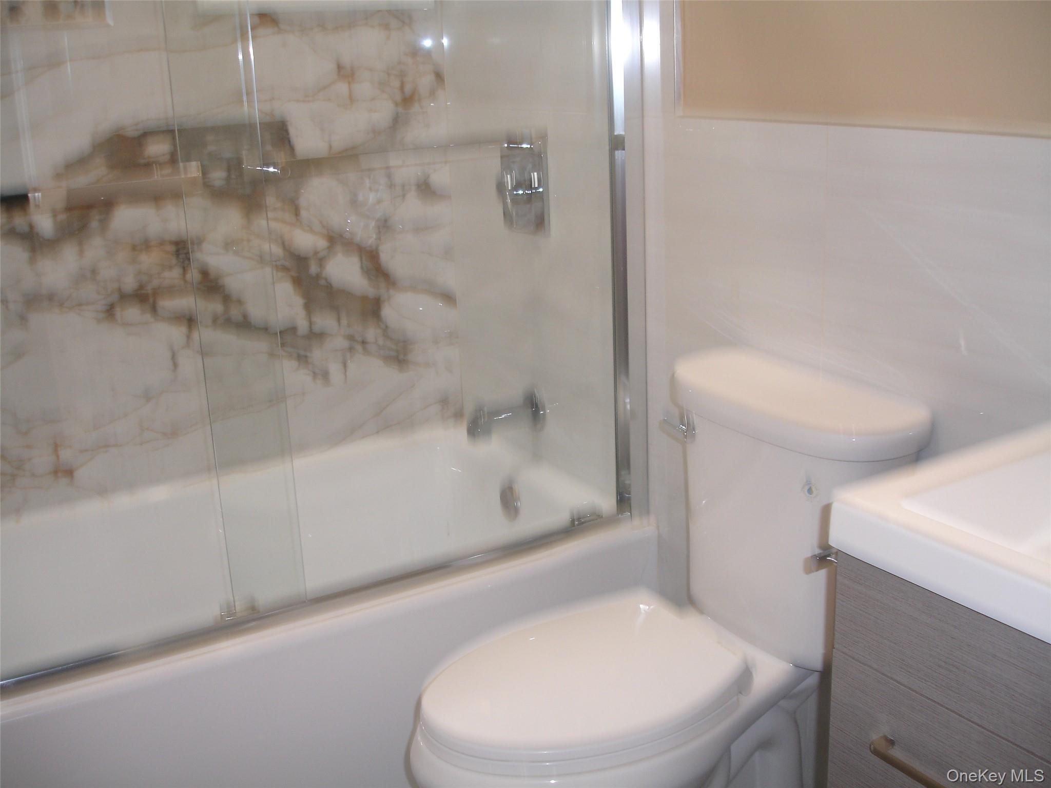 253 Frederick Avenue, Floral Park, NY 11001