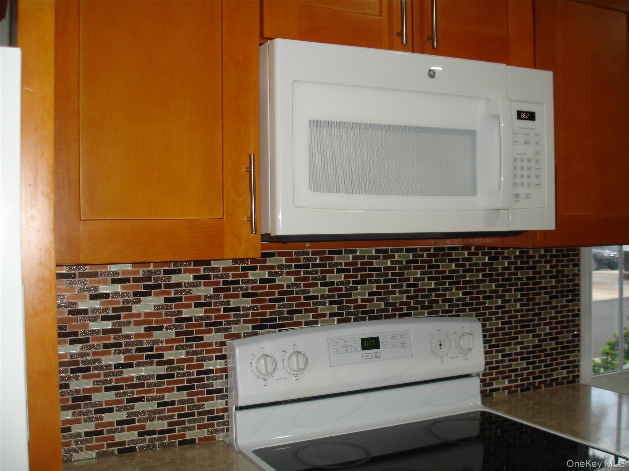 253 Frederick Avenue, Floral Park, NY 11001