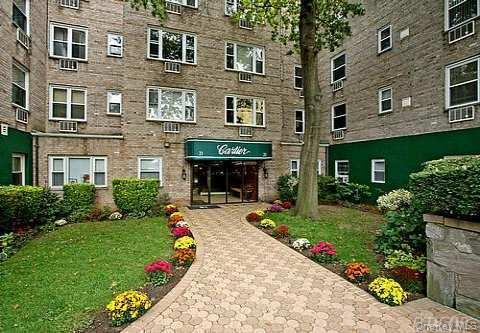 21 Bond Street # 2C, Great Neck, NY 11021