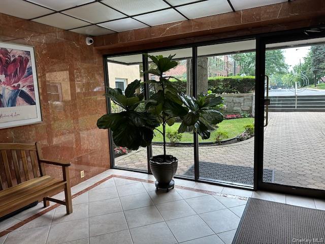21 Bond Street # 2C, Great Neck, NY 11021