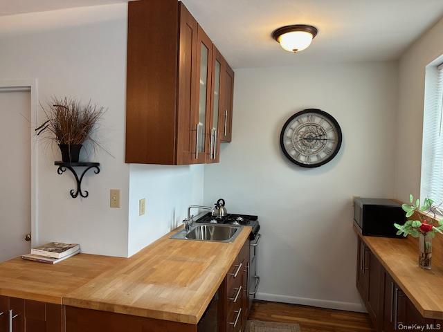 21 Bond Street # 2C, Great Neck, NY 11021