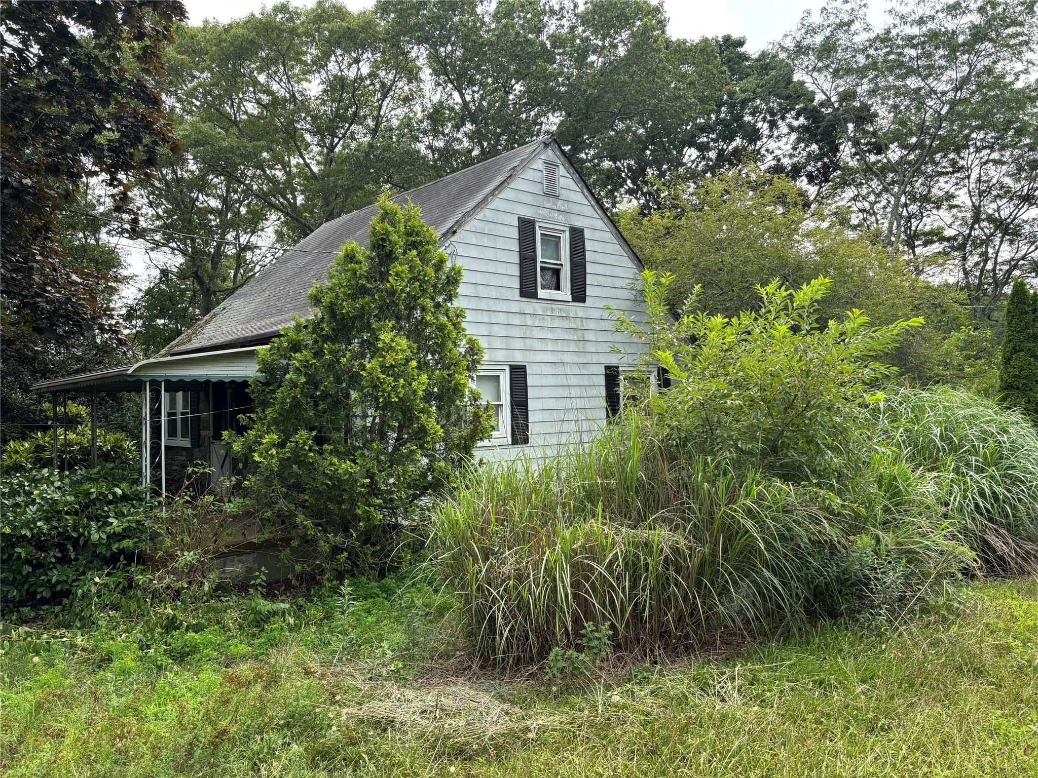 400 Railroad Avenue, Center Moriches, NY 11934
