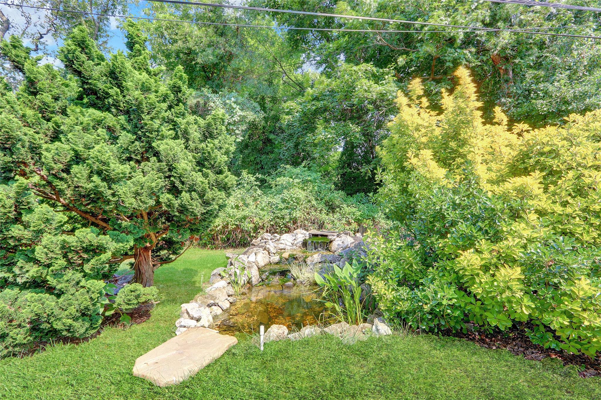 57 Elizabeth Drive, Bethpage, NY 11714