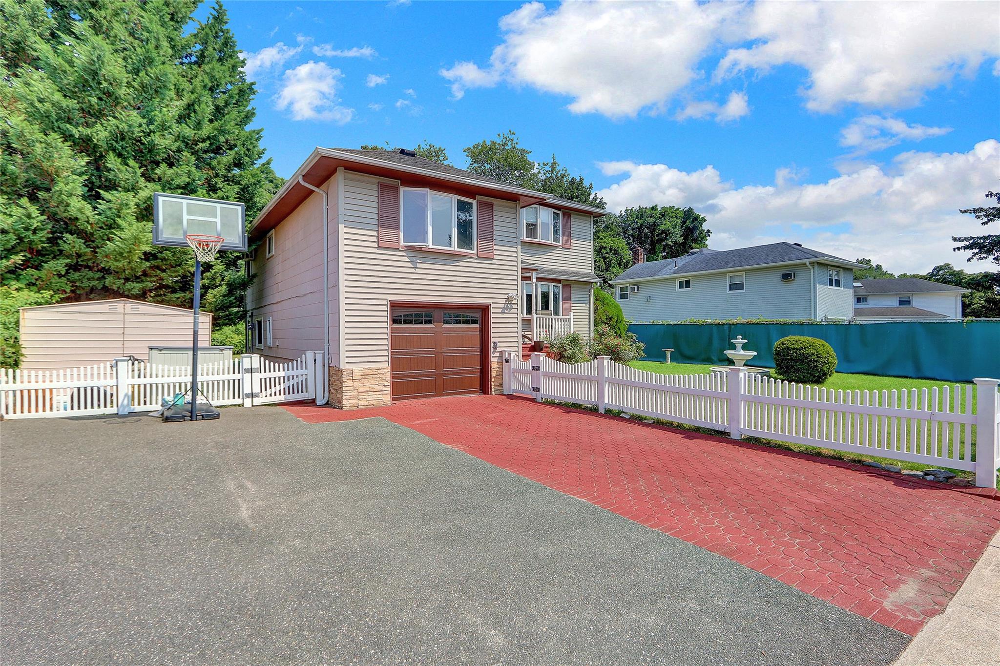 57 Elizabeth Drive, Bethpage, NY 11714