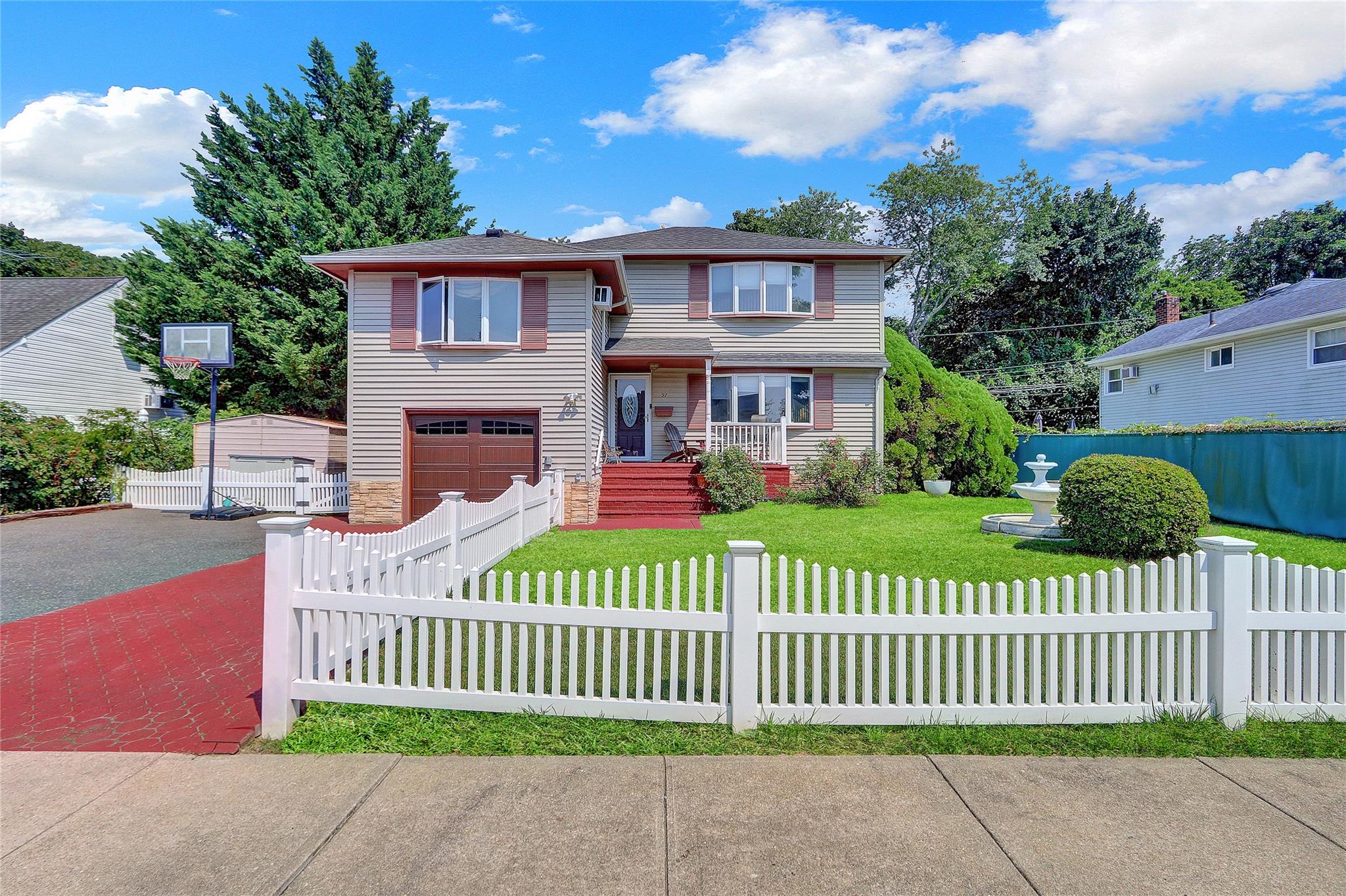 57 Elizabeth Drive, Bethpage, NY 11714