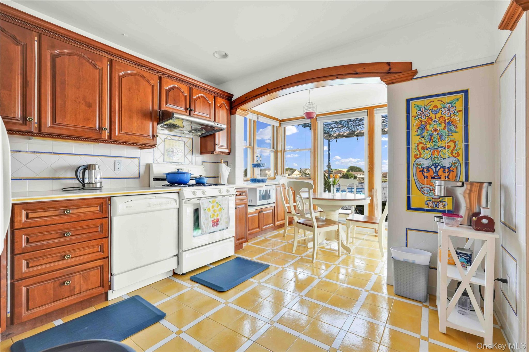 15579 Bayview Avenue, Rosedale, NY 11422