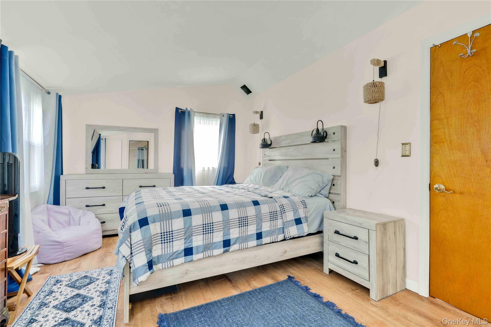 15579 Bayview Avenue, Rosedale, NY 11422