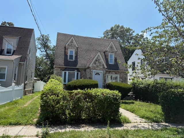 110 Woodside Avenue, Freeport, NY 11520