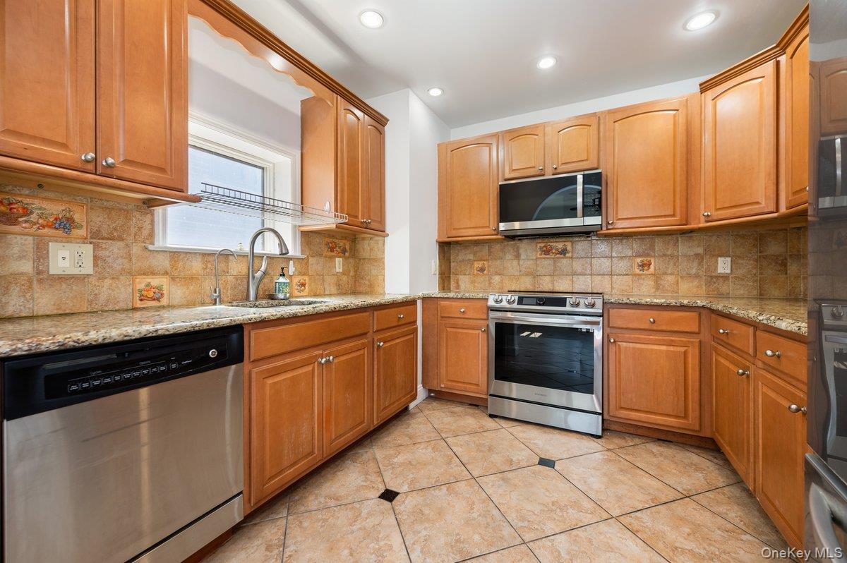 1861 Hering Avenue, Bronx, NY 10461