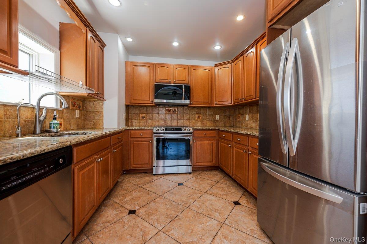 1861 Hering Avenue, Bronx, NY 10461