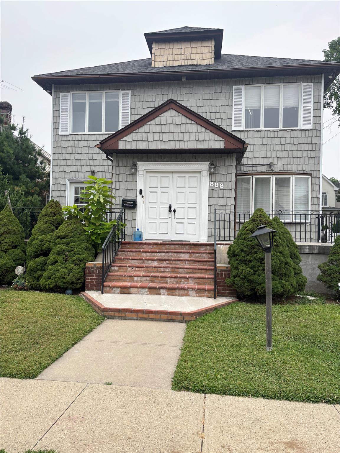 888 Cambridge Road, Woodmere, NY 11598