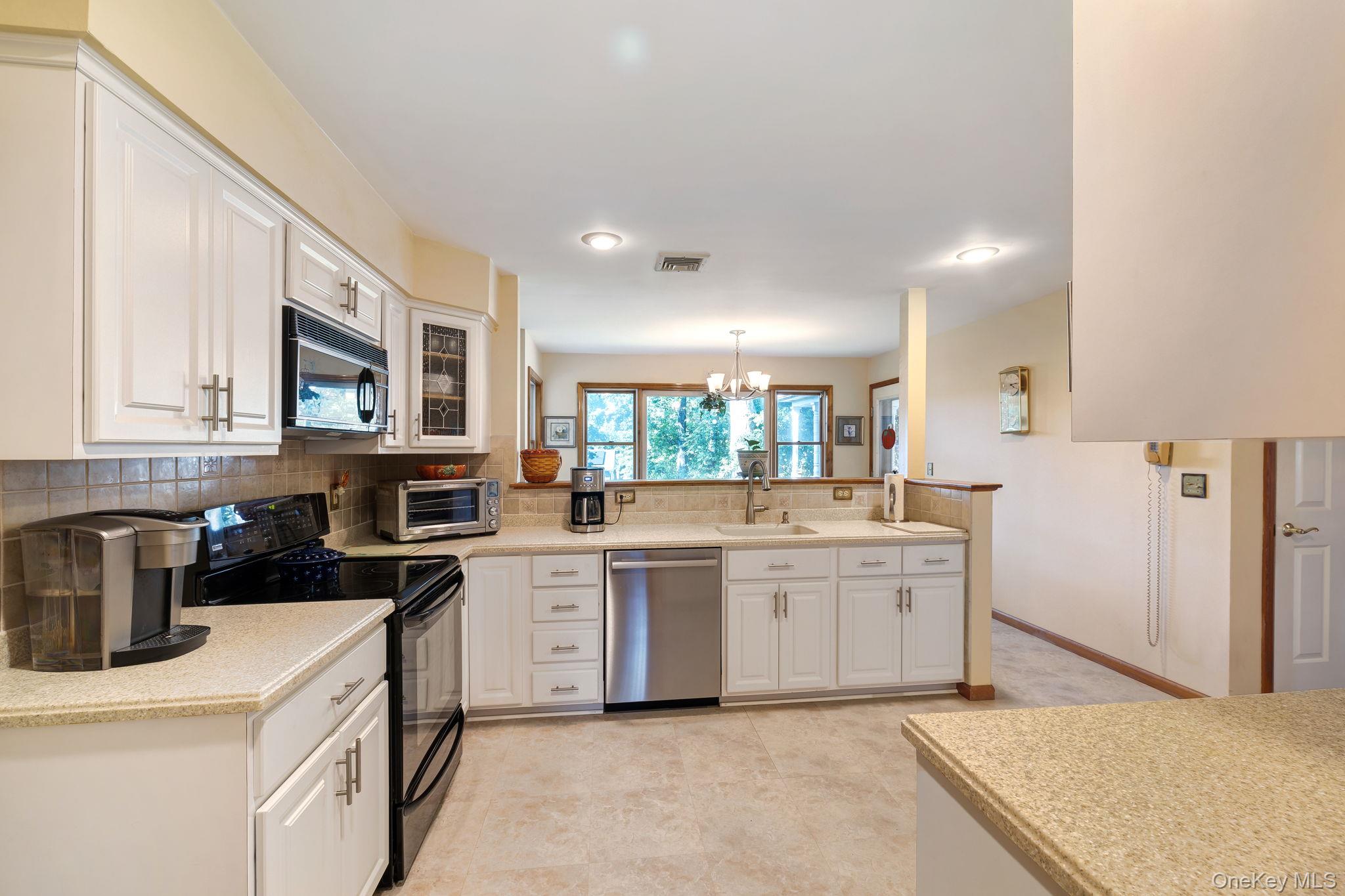 24 Hillcrest Drive, Salisbury Mills, NY 12577