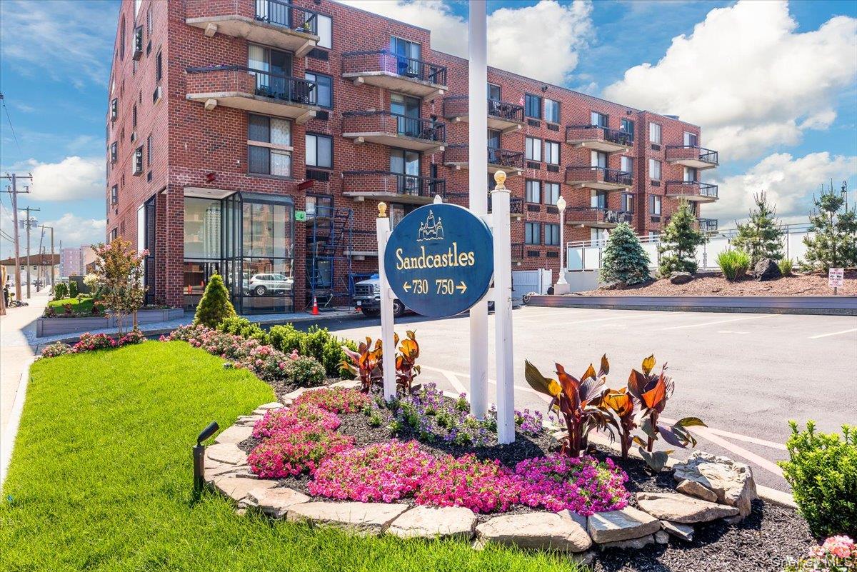 730 W Broadway # 2J, Long Beach, NY 11561