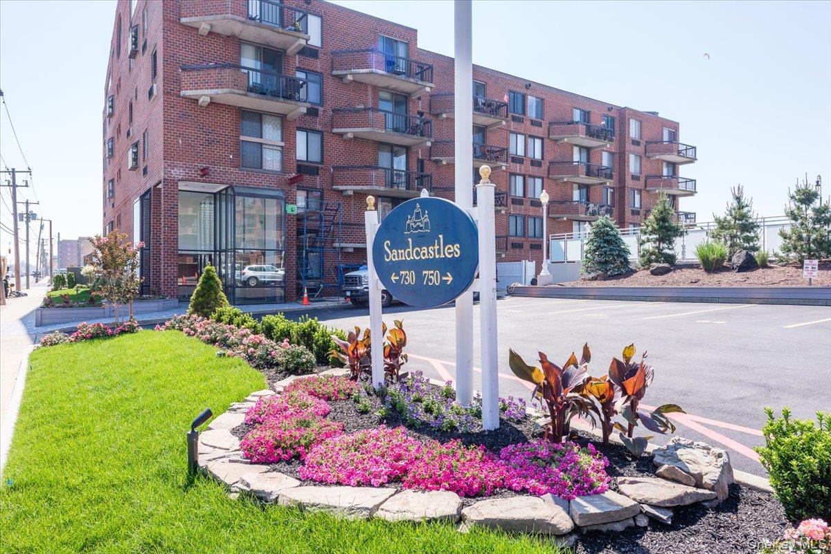 730 W Broadway # 2J, Long Beach, NY 11561