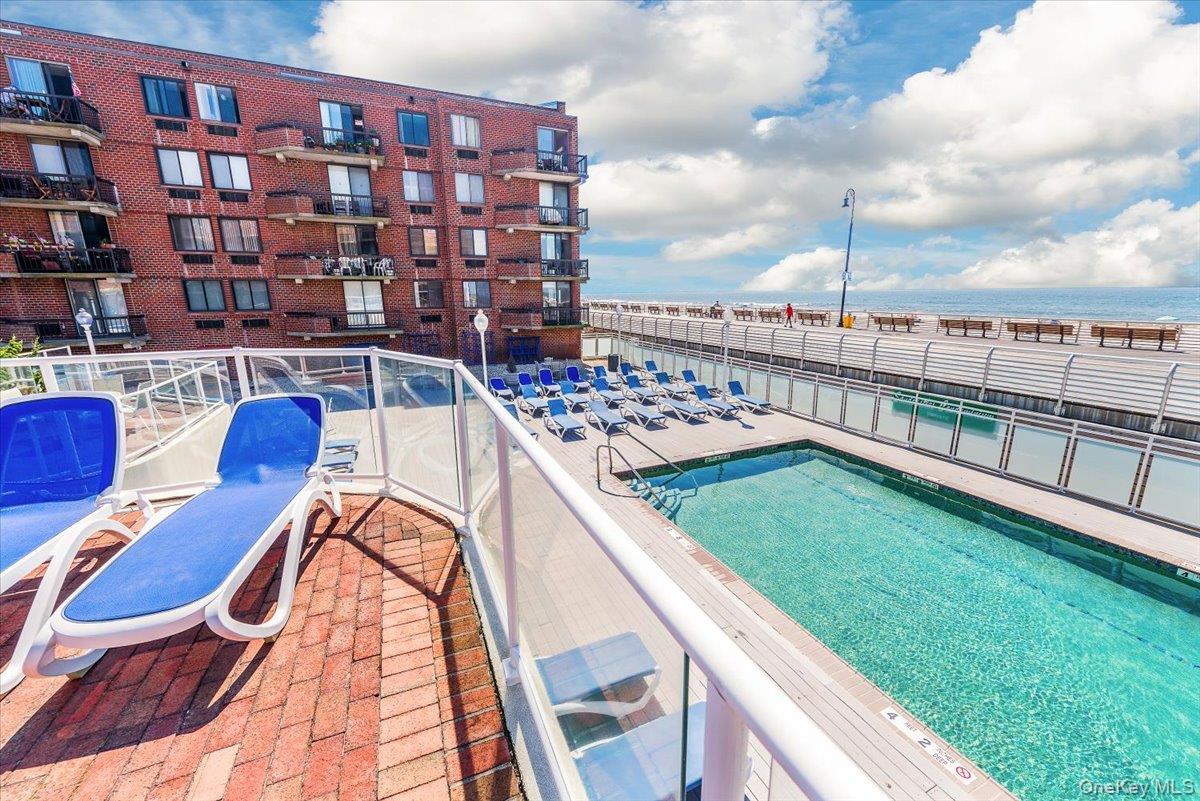 730 W Broadway # 2J, Long Beach, NY 11561
