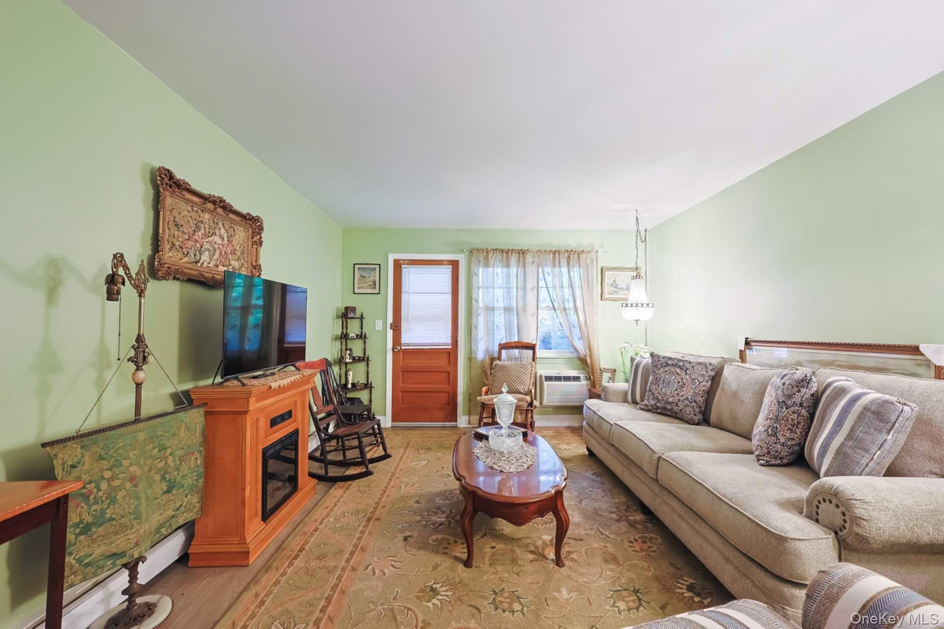 10 Harbour Lane # 5A, Oyster Bay, NY 11771