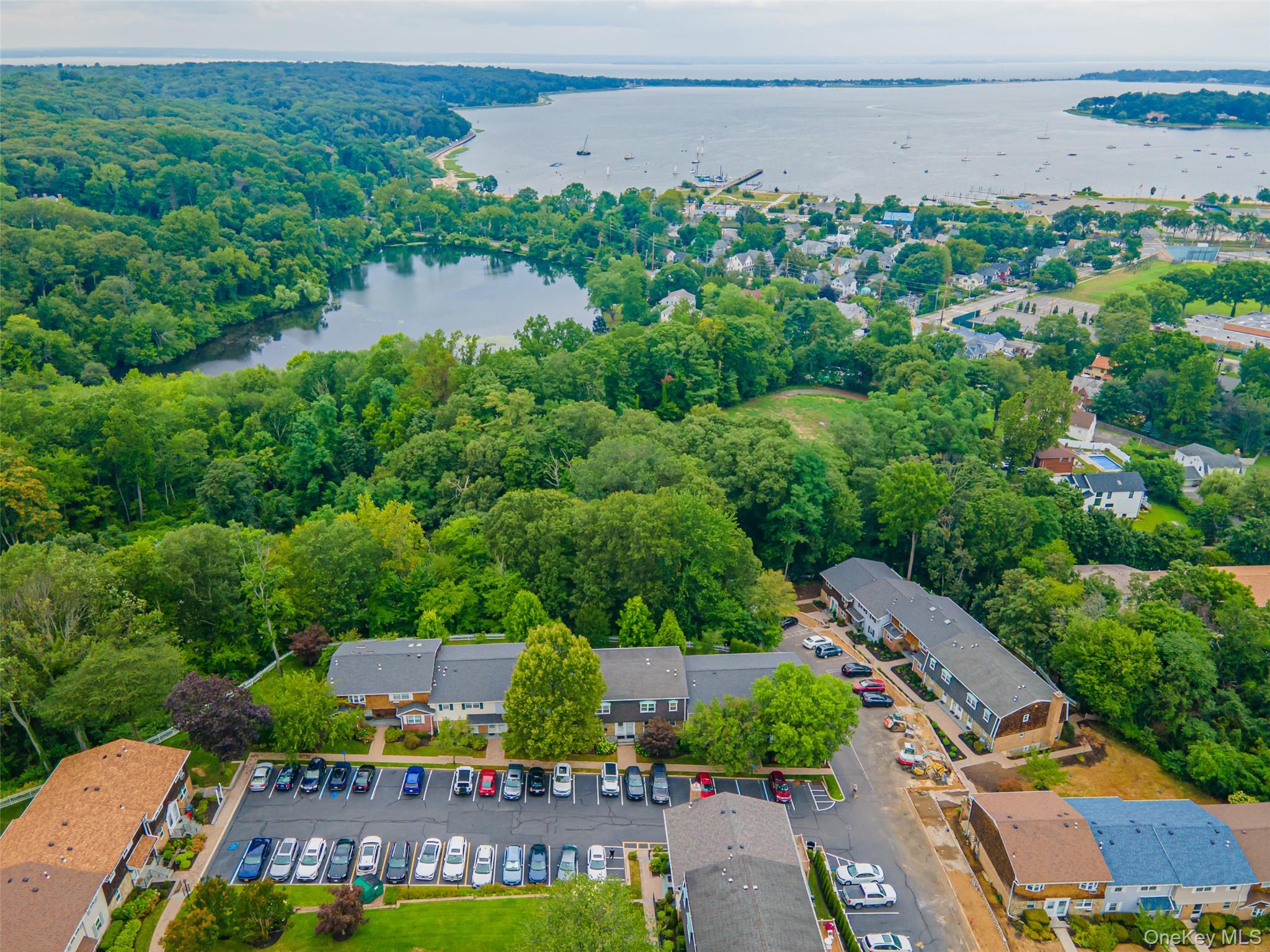 10 Harbour Lane # 5A, Oyster Bay, NY 11771