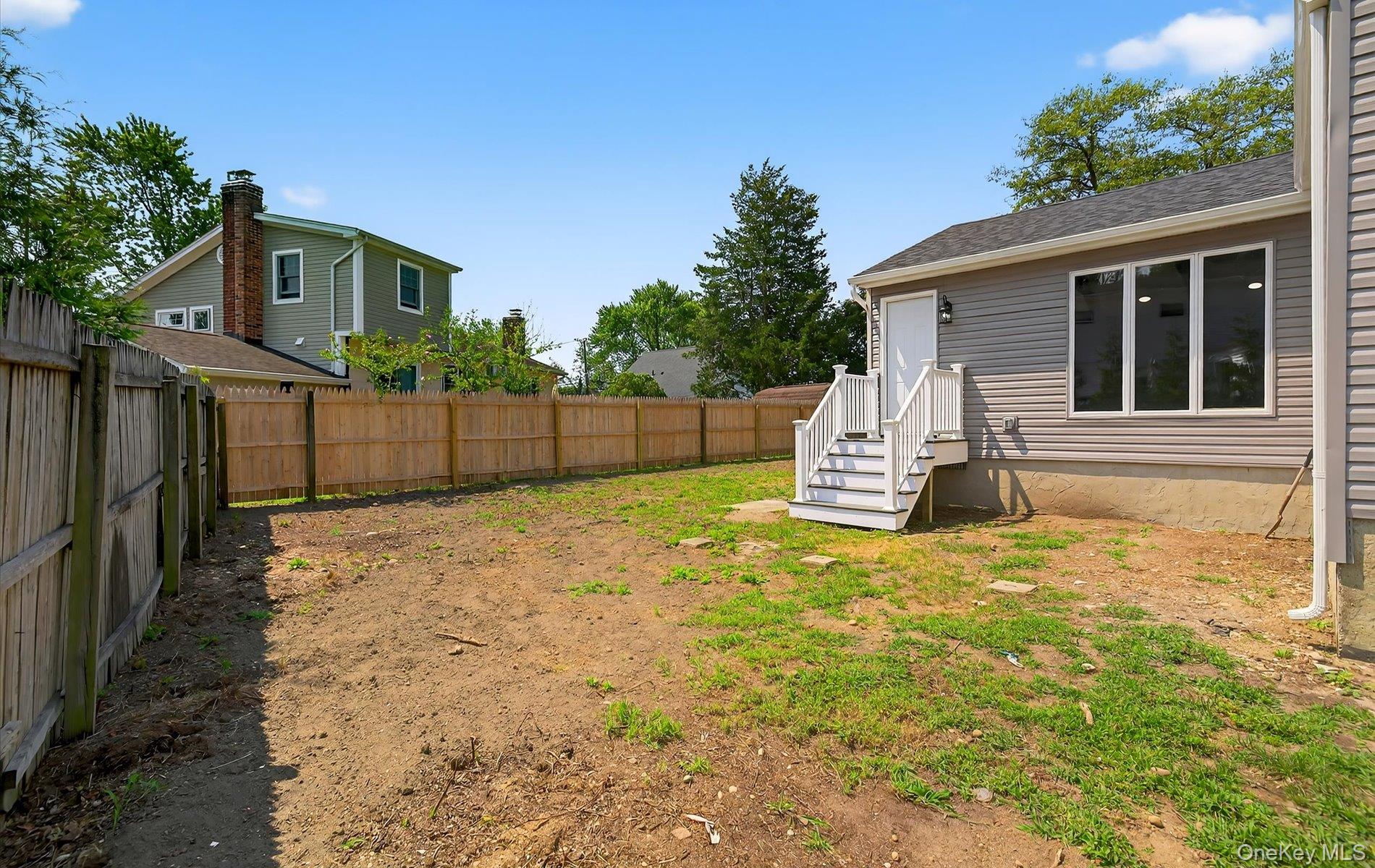 14 Elwin Place, East Northport, NY 11731