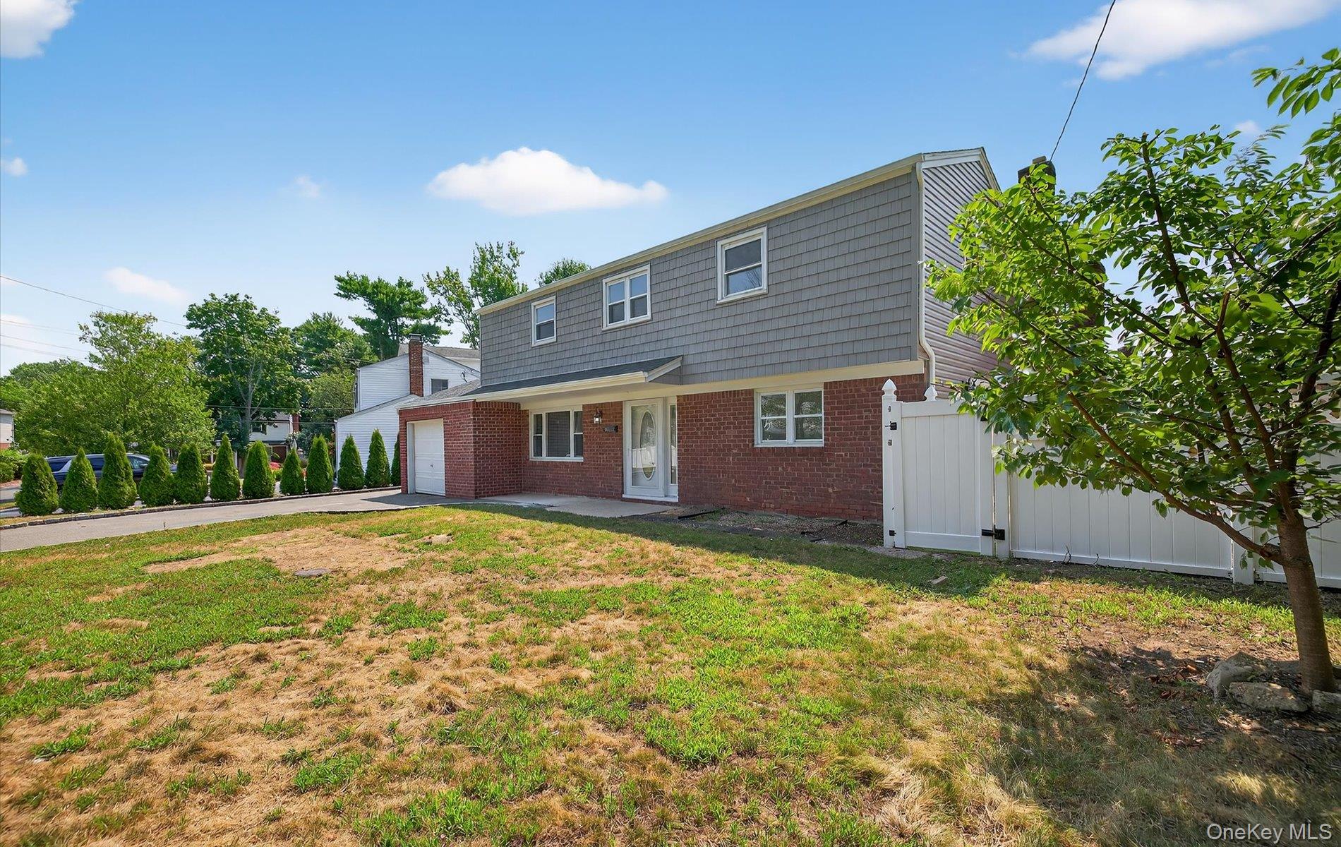 14 Elwin Place, East Northport, NY 11731