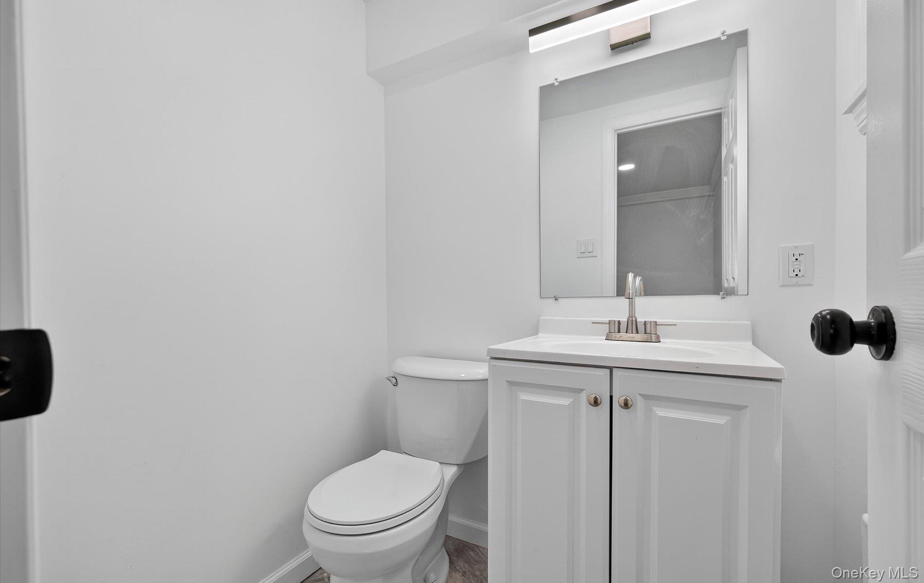 14 Elwin Place, East Northport, NY 11731