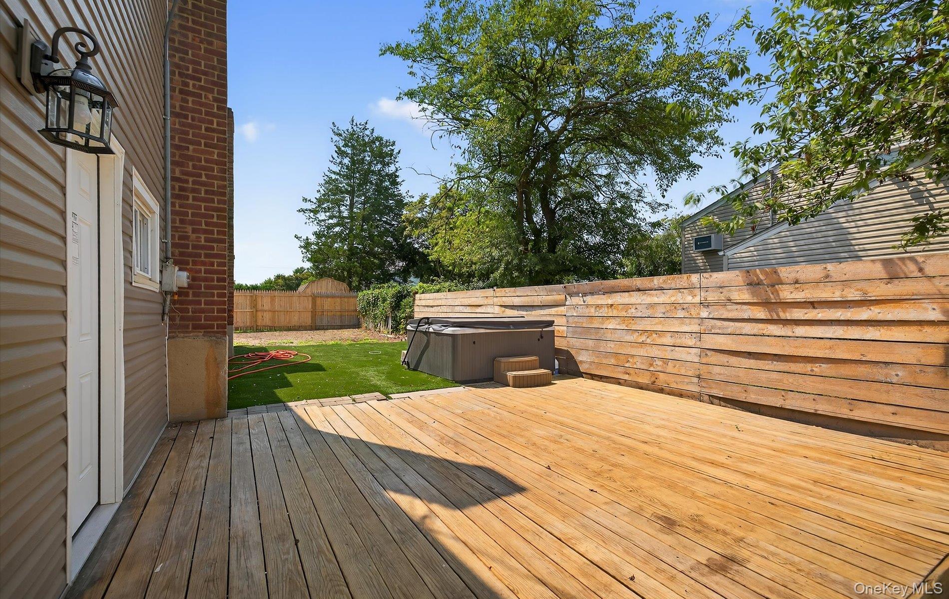 14 Elwin Place, East Northport, NY 11731