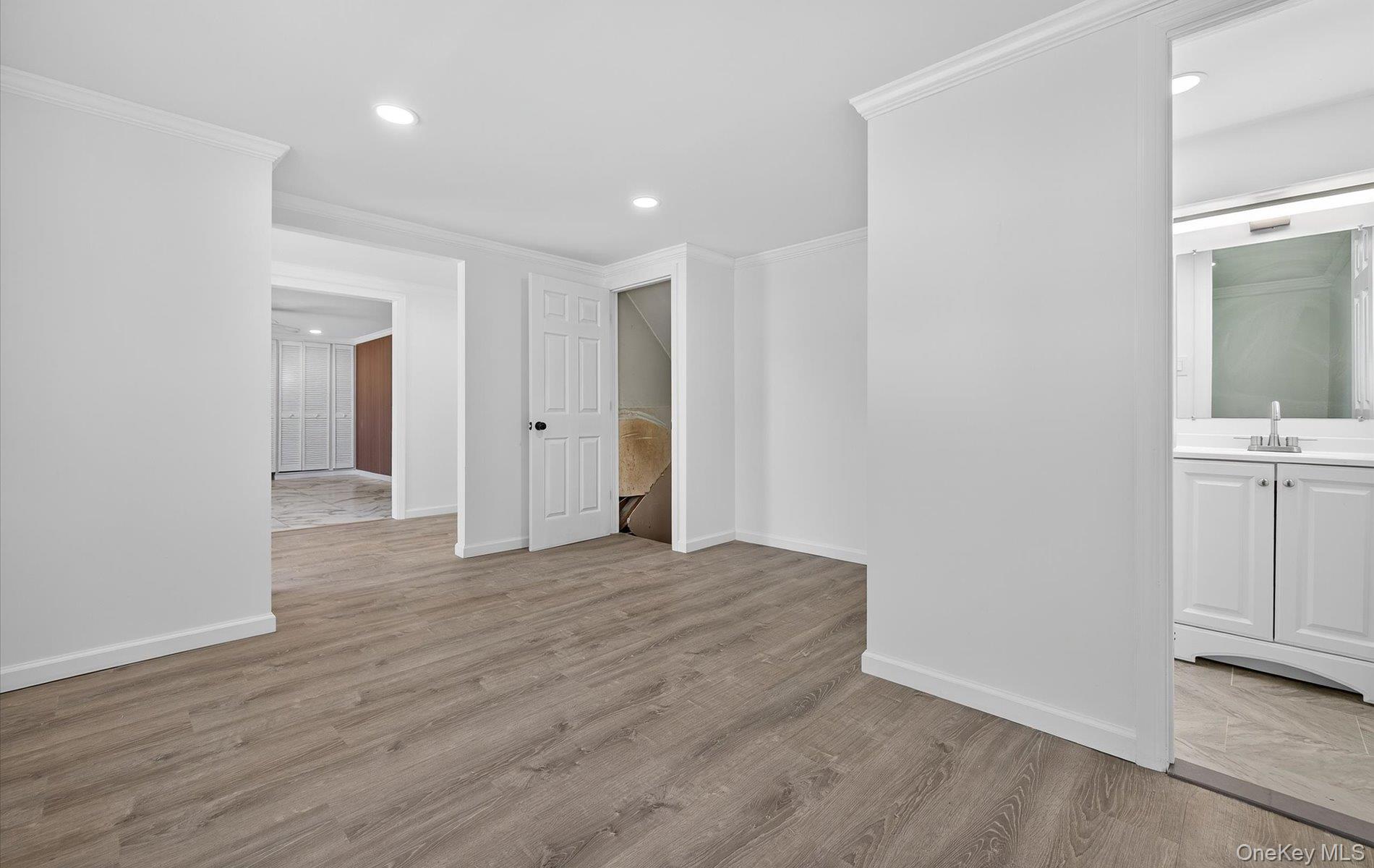 14 Elwin Place, East Northport, NY 11731