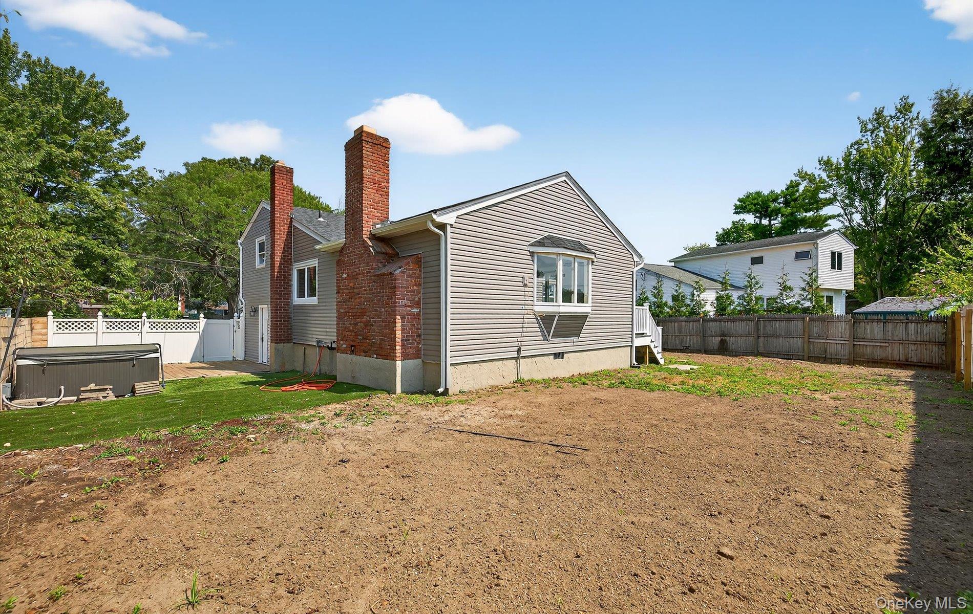 14 Elwin Place, East Northport, NY 11731