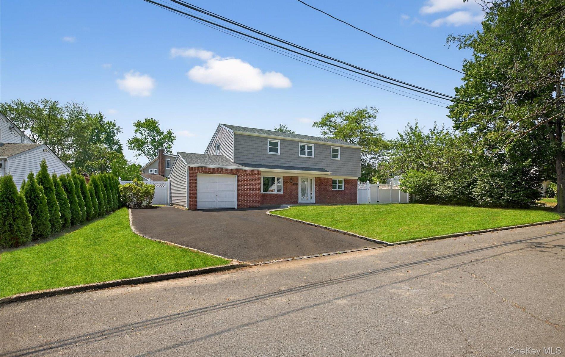 14 Elwin Place, East Northport, NY 11731