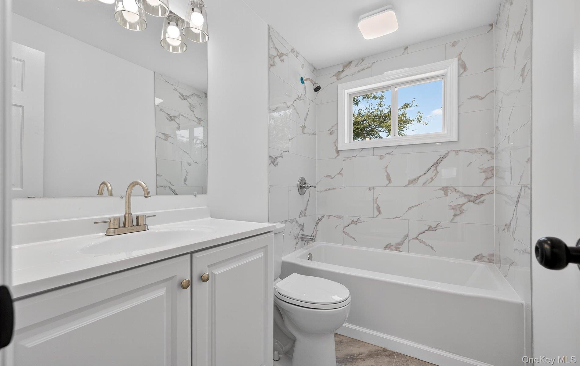 14 Elwin Place, East Northport, NY 11731