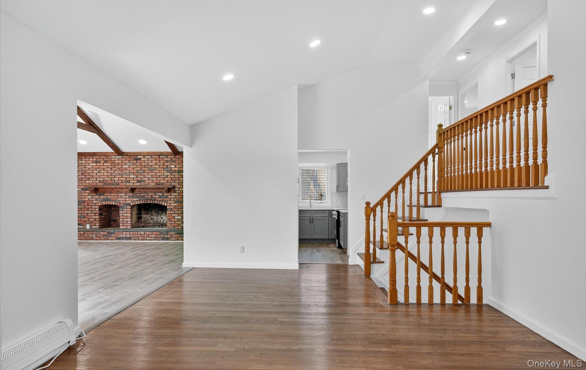 14 Elwin Place, East Northport, NY 11731