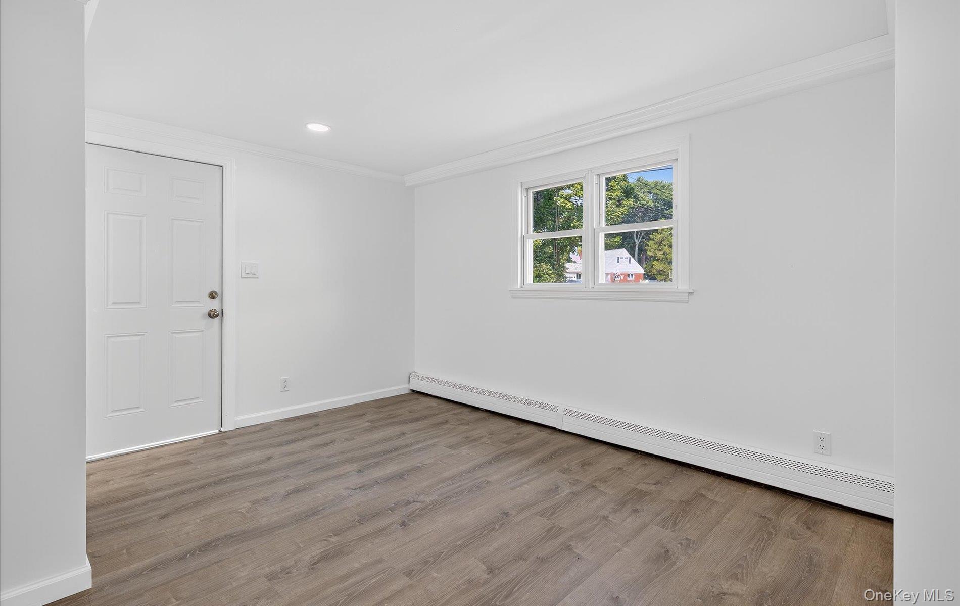 14 Elwin Place, East Northport, NY 11731