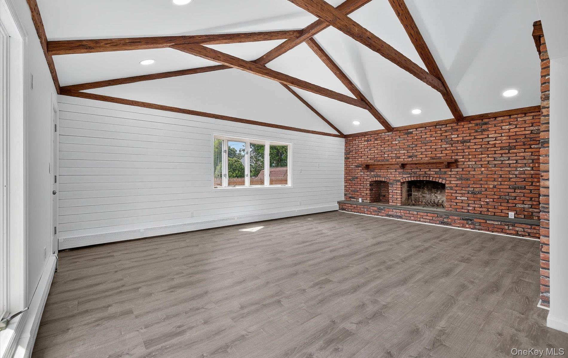 14 Elwin Place, East Northport, NY 11731