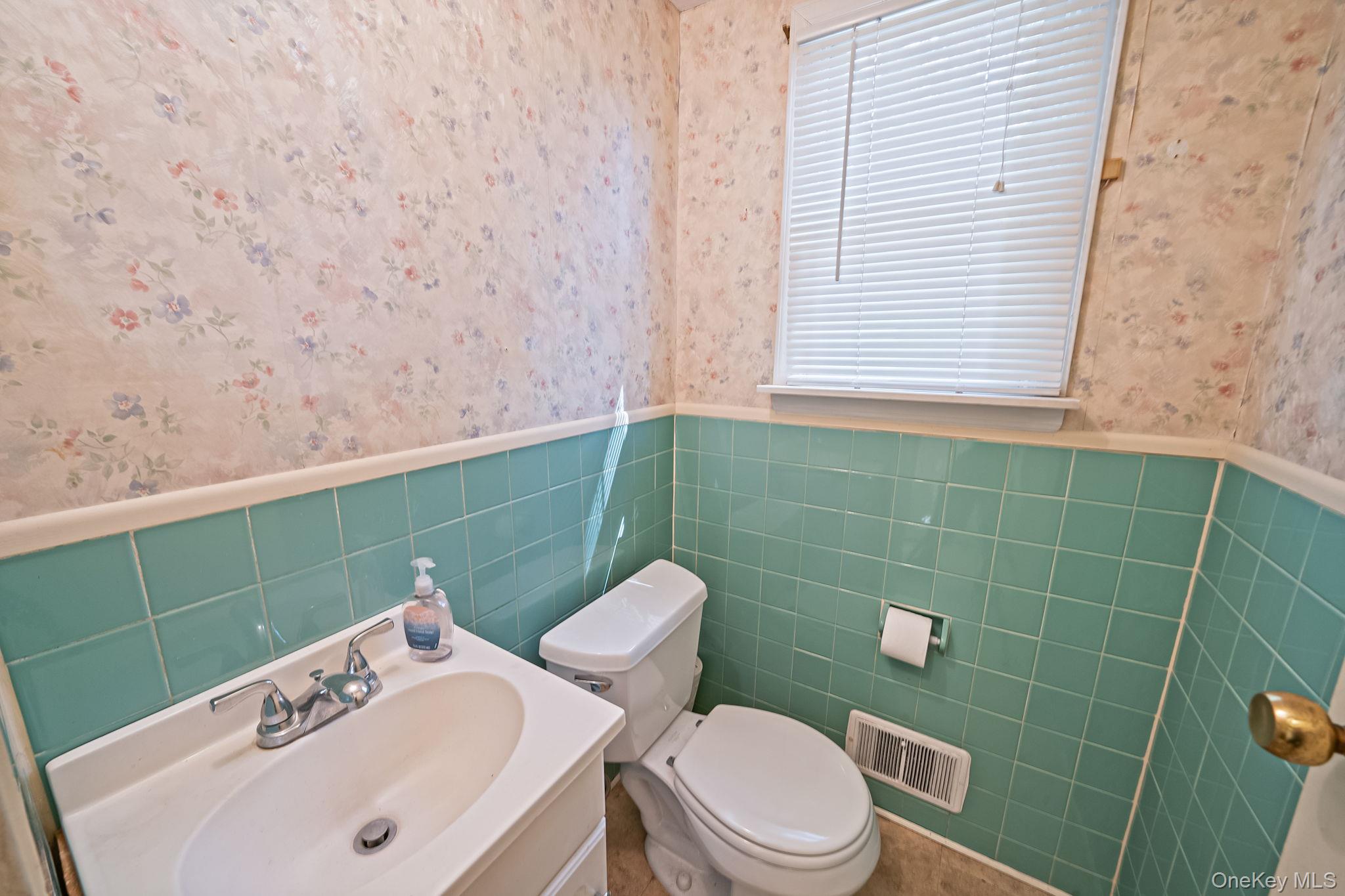 172 Norwood Avenue, Port Jefferson Station, NY 11776