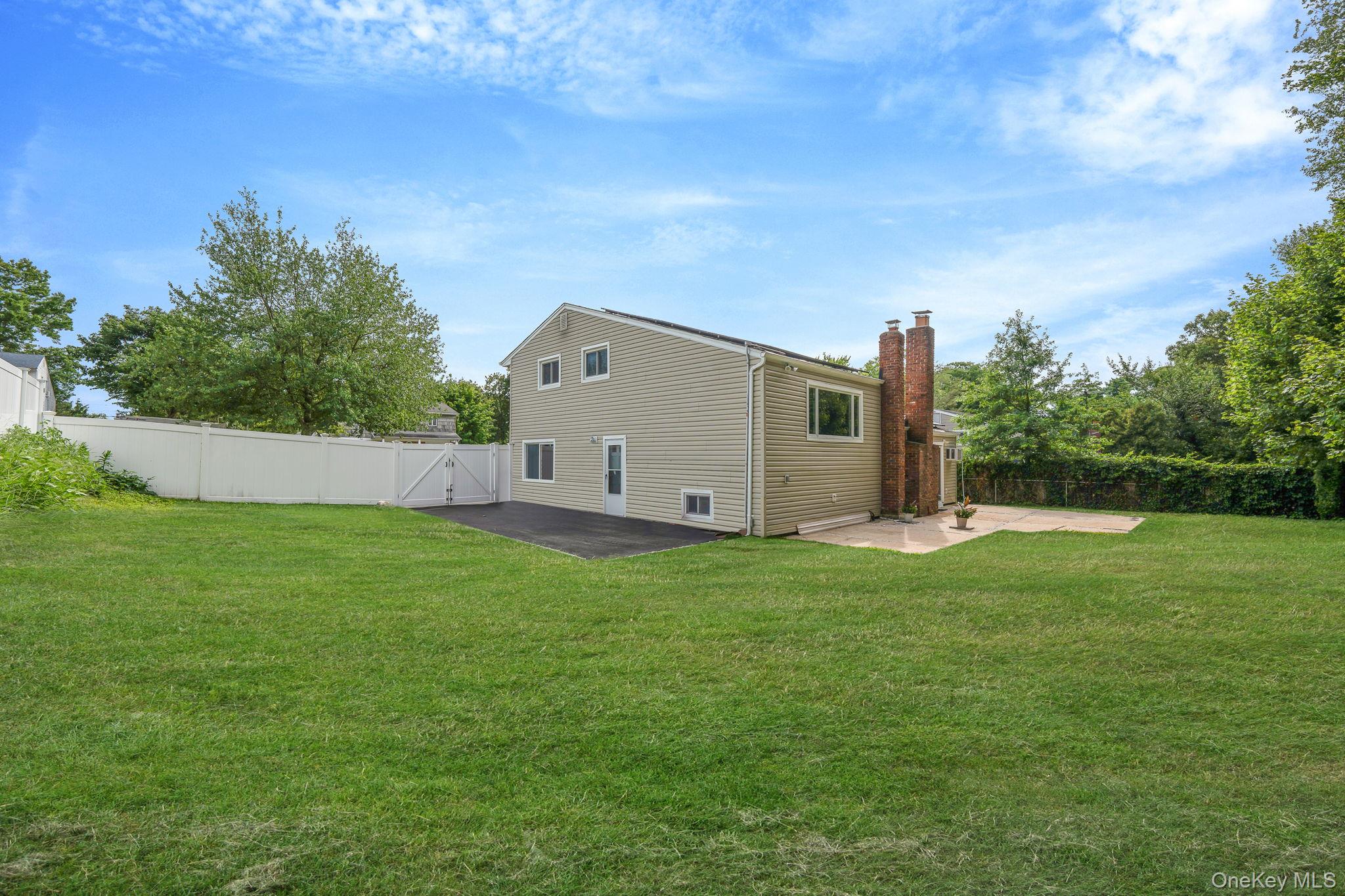 5 Montrose Lane, East Northport, NY 11731