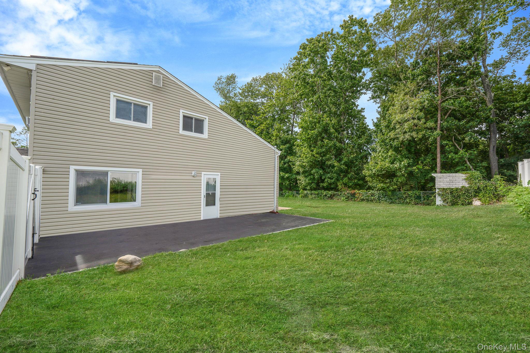 5 Montrose Lane, East Northport, NY 11731