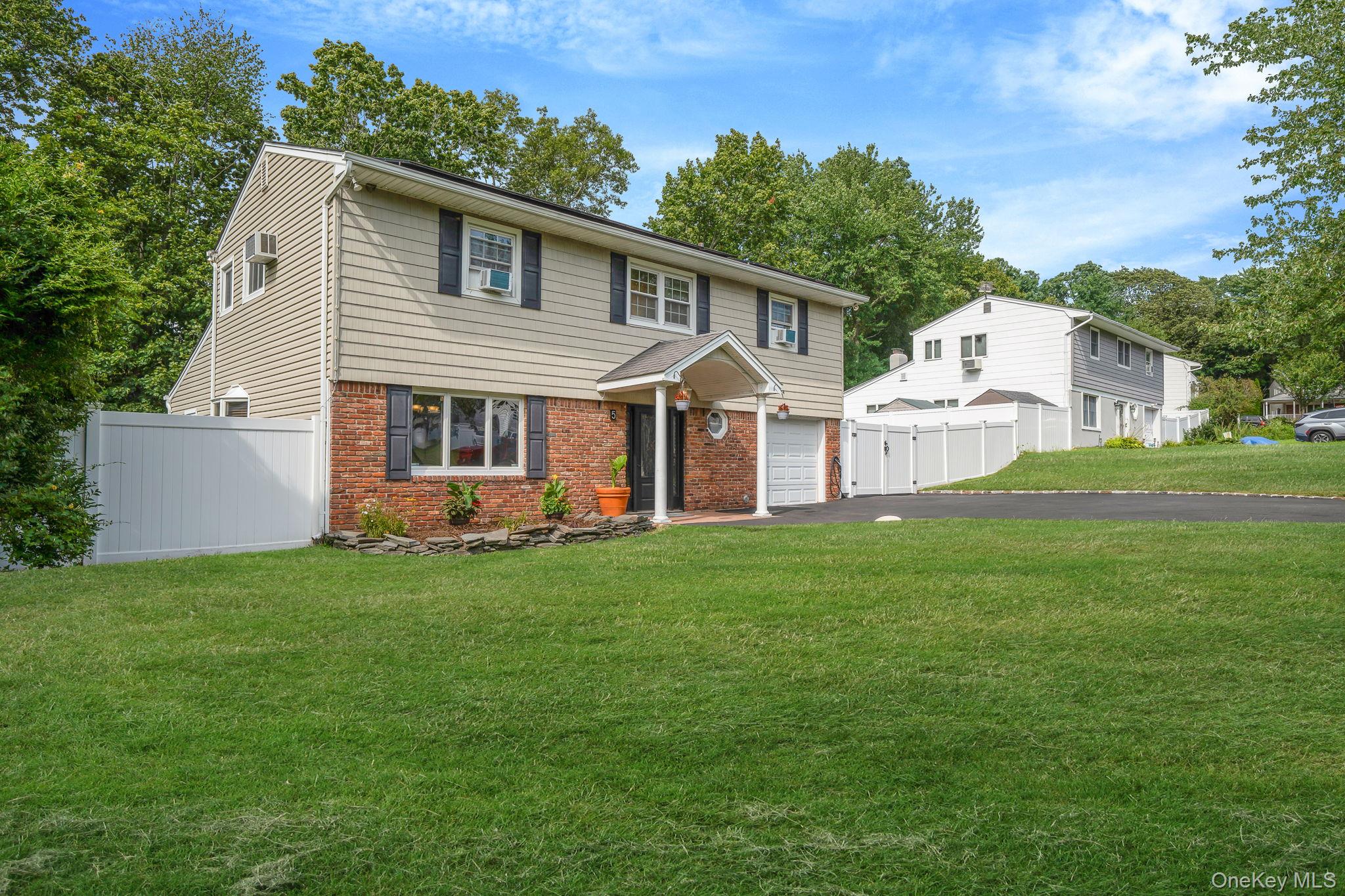 5 Montrose Lane, East Northport, NY 11731