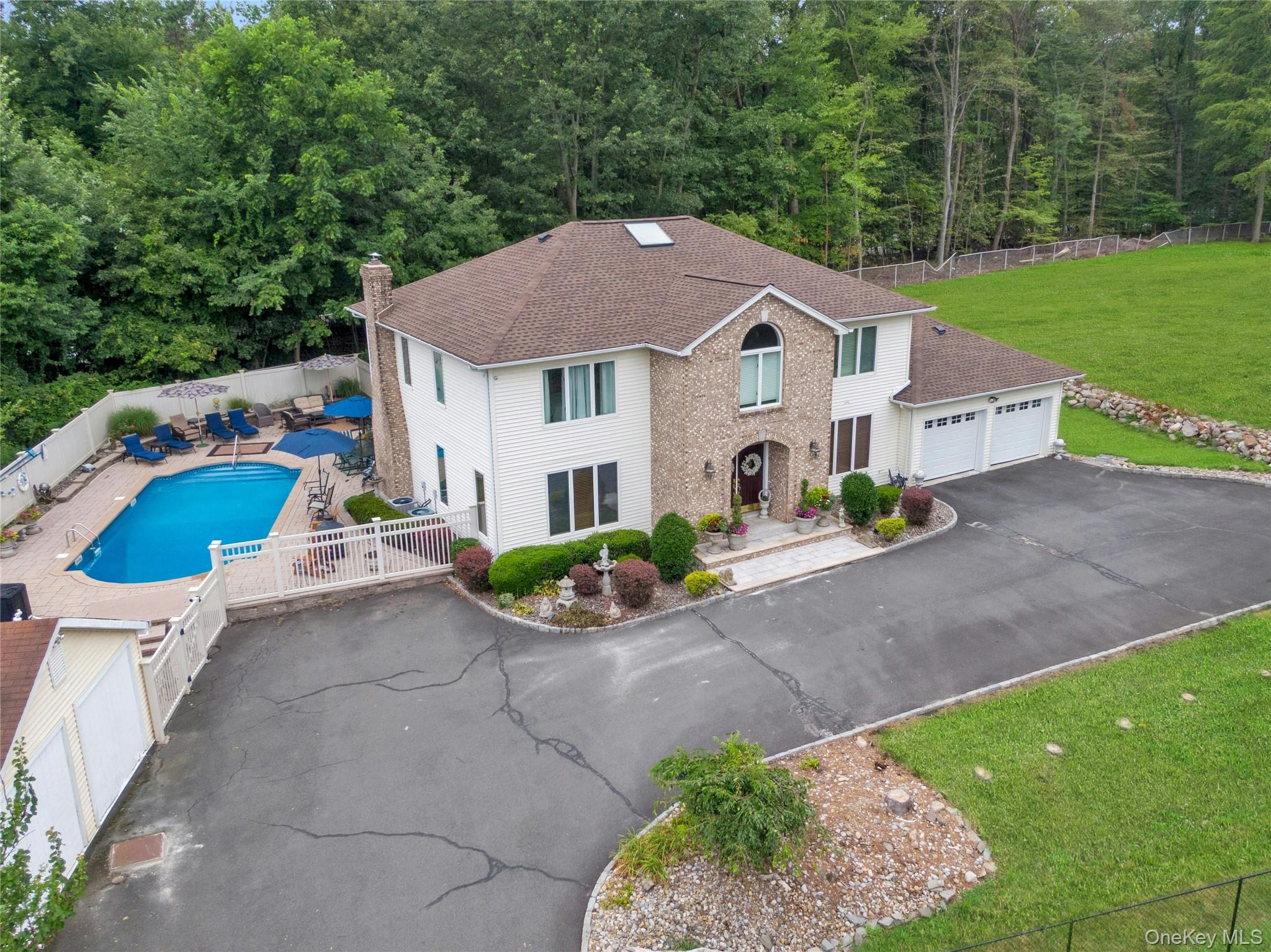 55 Burda Lane, New City, NY 10956