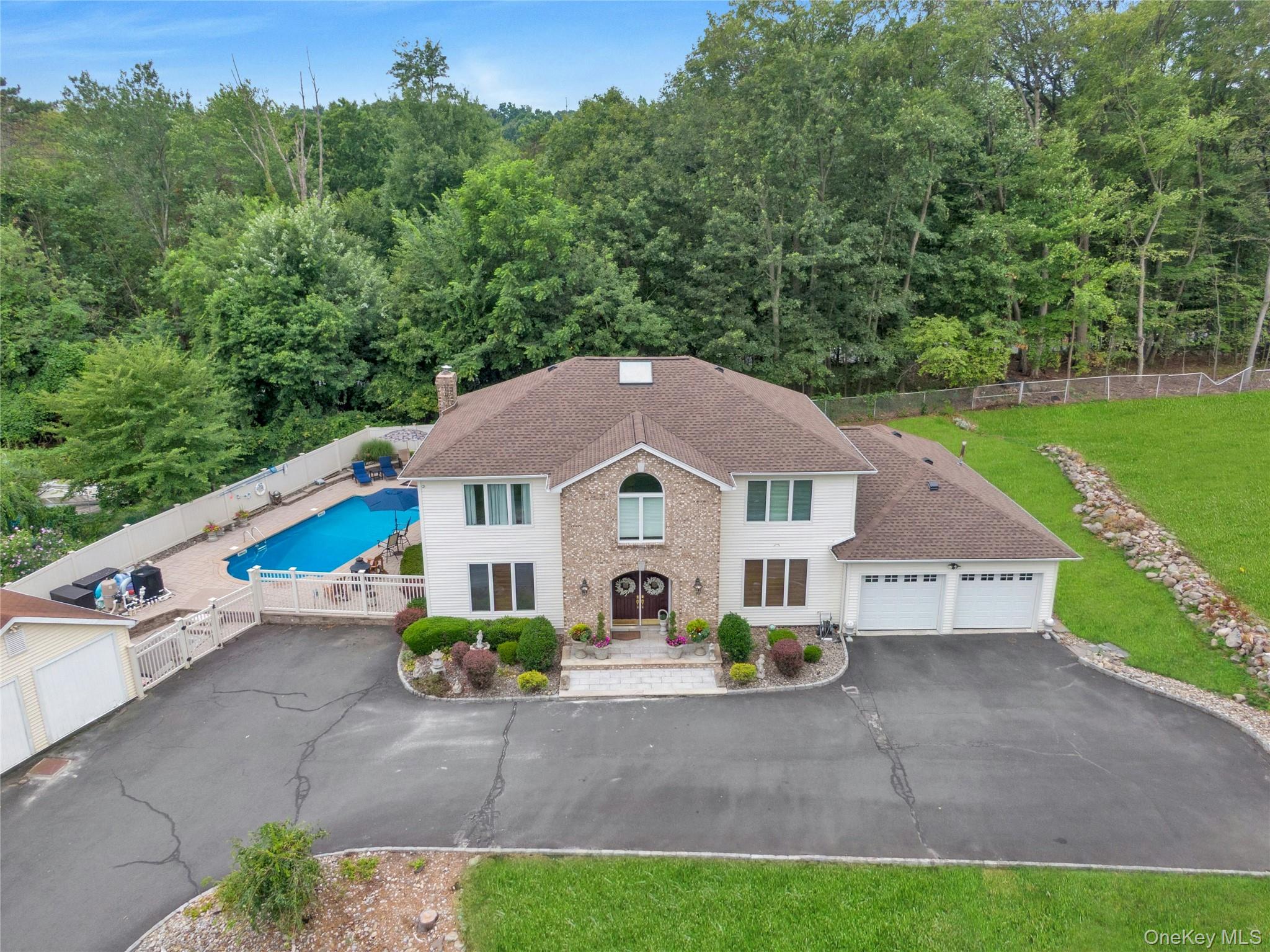 55 Burda Lane, New City, NY 10956